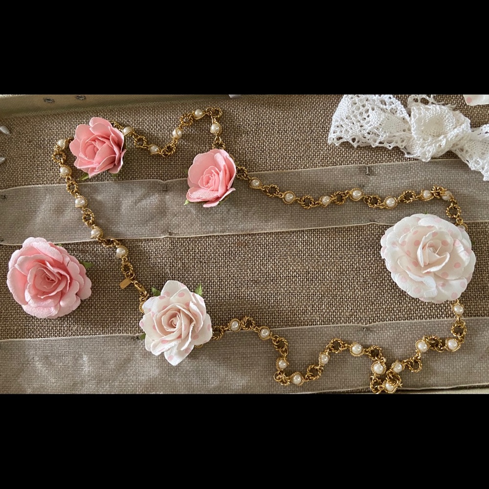 Gold and Pearl necklace